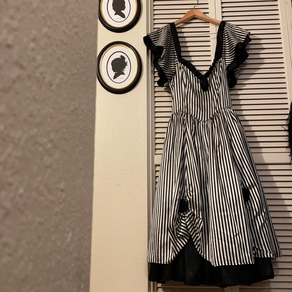 STUNNING Gunne Sax by Jessica McClintock Silky Stipe Ball Gown - Beetlejuice!